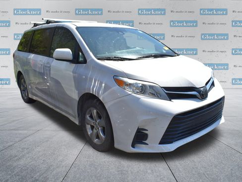 Used 2018 Toyota Sienna LE image 18