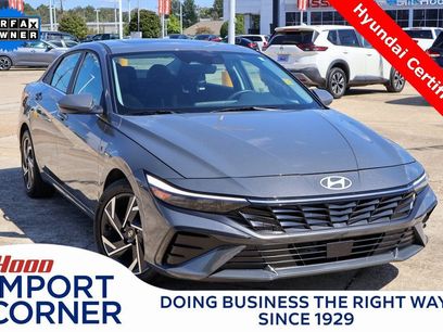 Used 2024 Hyundai Elantra SEL w/ Convenience Package