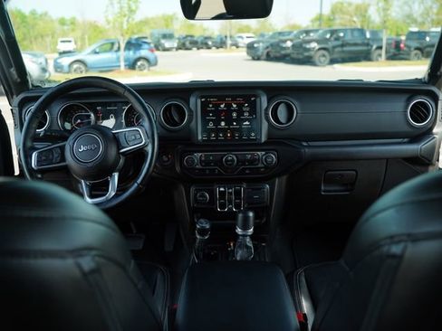 Used 2022 Jeep Gladiator Overland w/ Popular Equipment Package AWD/4WD image 24