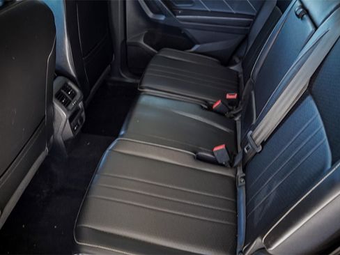 Used 2022 Volkswagen Tiguan SE image 26