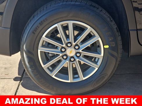 Used 2023 Chevrolet Traverse LT image 39