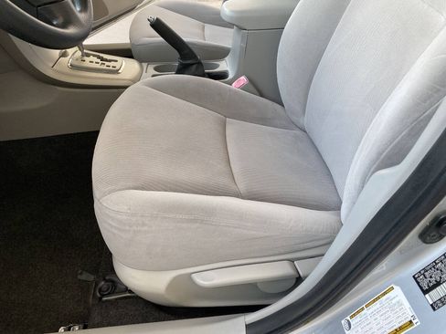 Used 2011 Toyota Corolla LE FWD image 24
