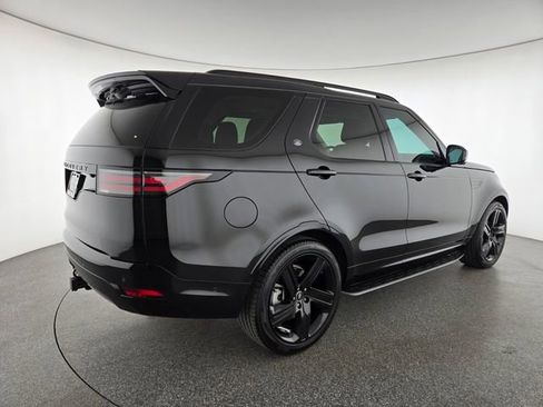 Used 2025 Land Rover Discovery Dynamic SE AWD/4WD image 2
