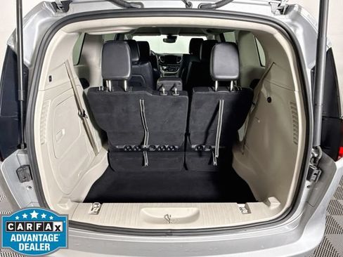 Used 2024 Chrysler Pacifica Limited FWD image 26