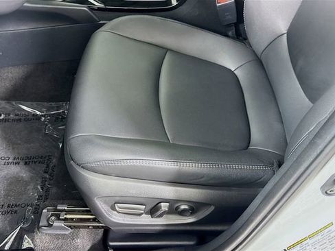 Certified 2024 Toyota Corolla Cross XLE w/ Convenience Package image 18