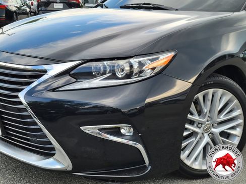 Used 2016 Lexus ES 350 w/ Luxury Package w/Wood Trim FWD image 10