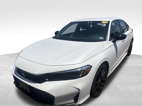 Used 2025 Honda Civic Sport image 2