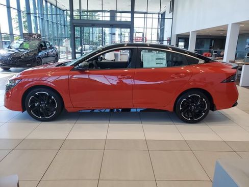 New 2026 Nissan Sentra SR w/ SR Premium Package FWD image 4