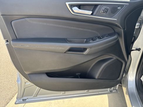 Used 2024 Ford Edge Titanium AWD/4WD image 11
