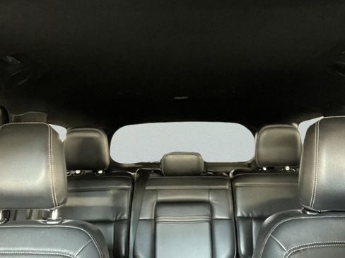 Used 2020 Ford Explorer XLT w/ Equipment Group 202A AWD/4WD image 29