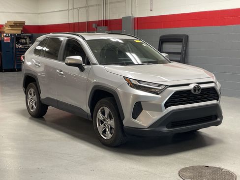 Used 2023 Toyota RAV4 XLE w/ Convenience Package image 2
