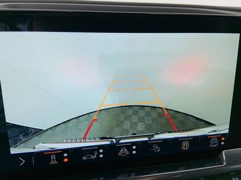 Used 2025 GMC Sierra 1500 SLT w/ SLT Premium Plus Package image 14