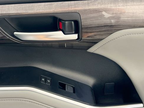 New 2026 Toyota Highlander Limited image 32