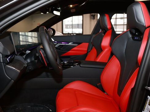 Used 2026 BMW M5 Touring image 11