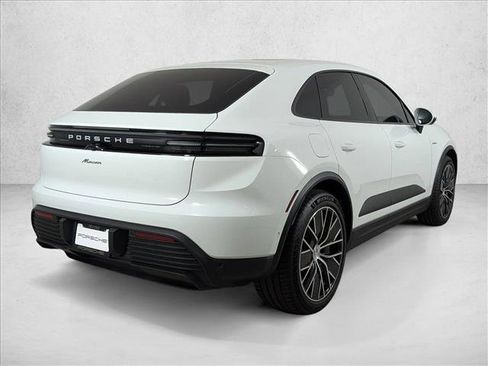 Used 2025 Porsche Macan Electric RWD image 9
