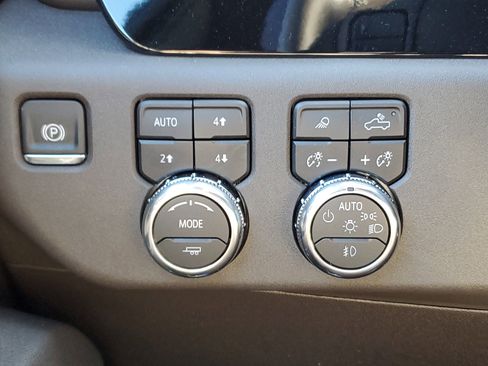 New 2025 GMC Sierra 2500 SLT w/ SLT Premium Package image 25