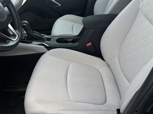 Used 2022 Toyota Corolla Cross LE FWD image 12
