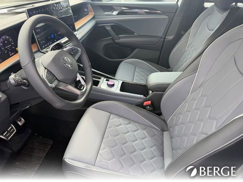 New 2026 Volkswagen Tiguan SEL R-Line AWD/4WD image 16