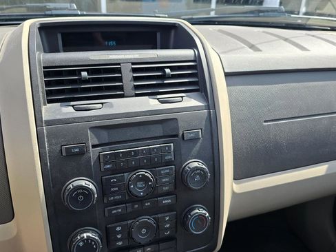 Used 2009 Ford Escape XLS image 7