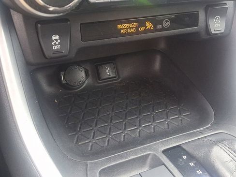 Used 2021 Toyota RAV4 XLE image 26