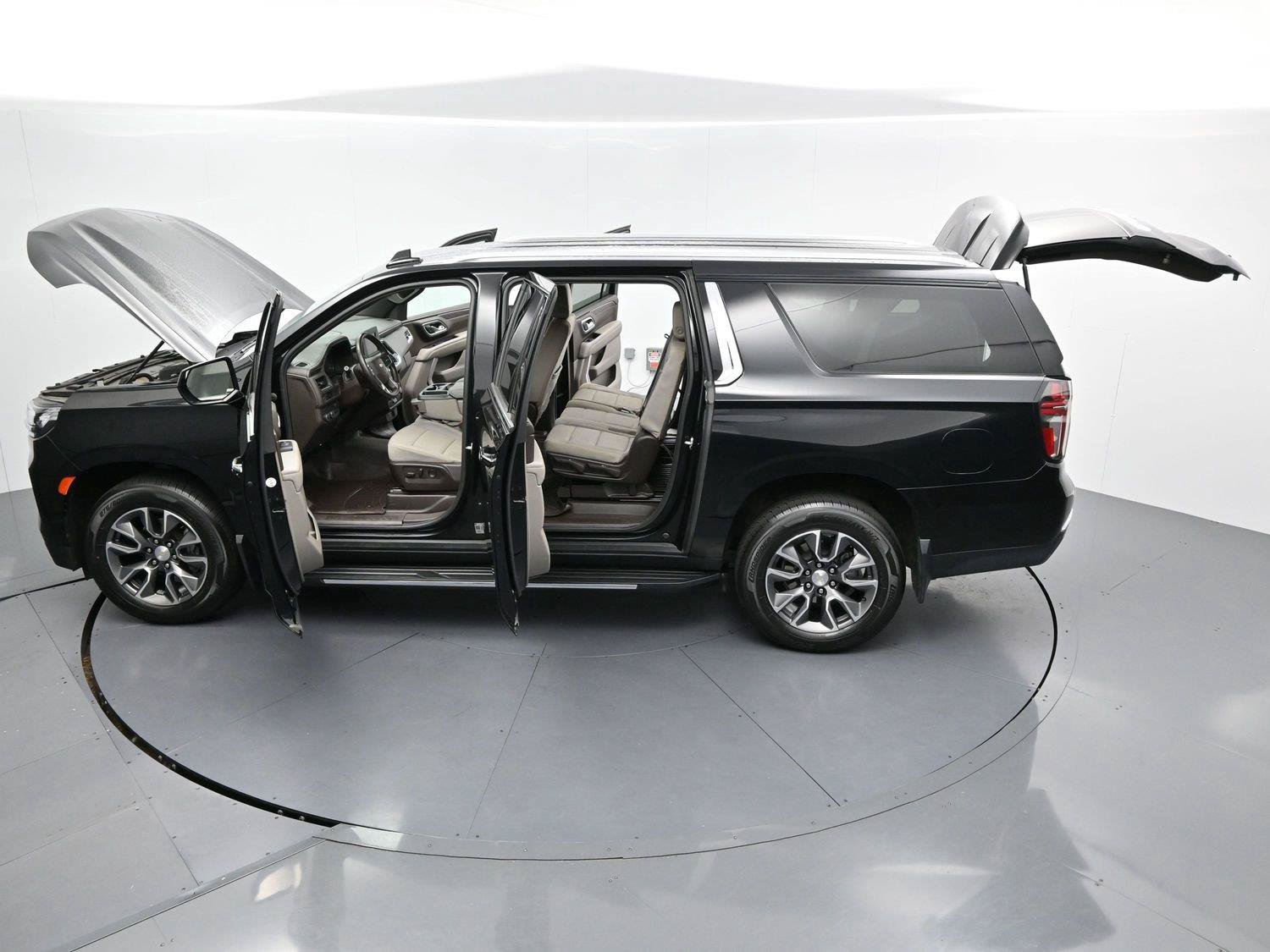 Used 2023 Chevrolet Suburban LS AWD/4WD image 45