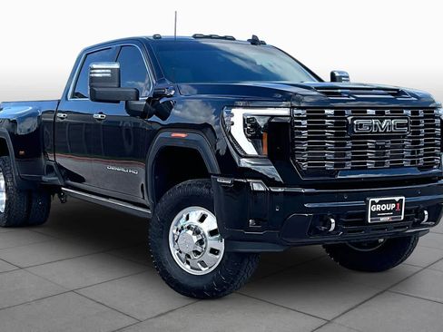 Used 2025 GMC Sierra 3500 Denali Ultimate AWD/4WD image 3