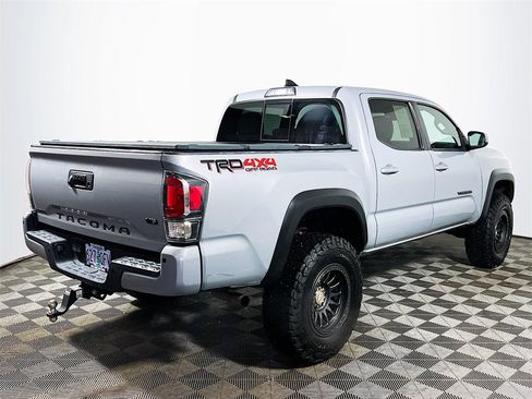 Used 2018 Toyota Tacoma TRD Off-Road image 8