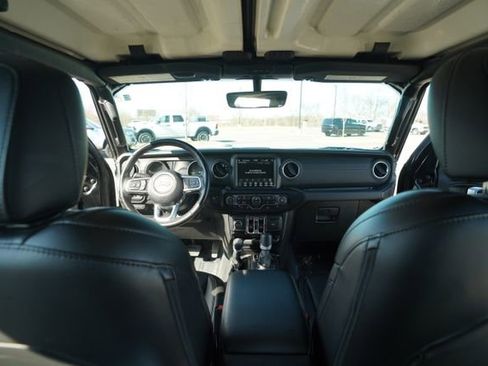 Used 2022 Jeep Wrangler Unlimited Sahara w/ Cold Weather Group image 24