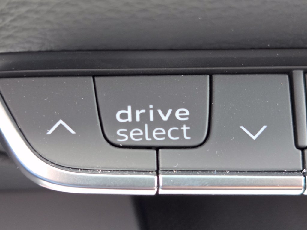 Certified 2024 Audi Q5 e Premium Plus AWD/4WD image 12