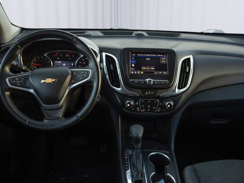 Used 2023 Chevrolet Equinox LT image 3