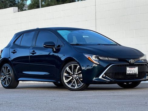 Used 2020 Toyota Corolla XSE image 2