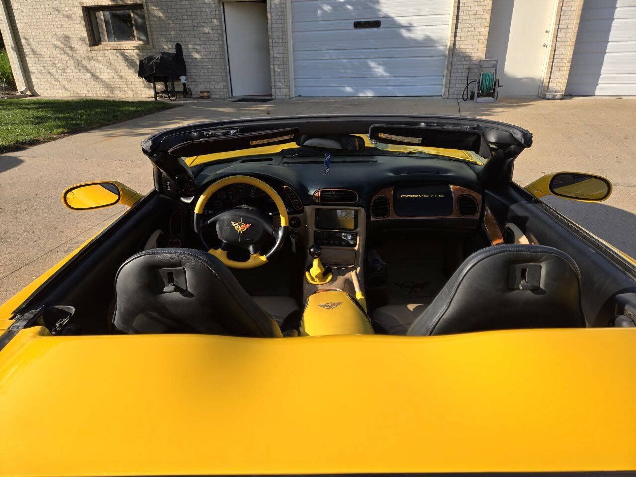 Used 2000 Chevrolet Corvette Convertible w/ Memory Pkg RWD image 9