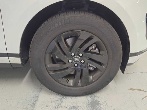 Used 2026 Land Rover Range Rover Evoque S image 9