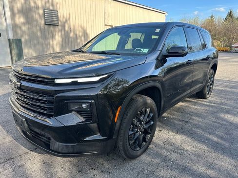 Used 2024 Chevrolet Traverse LS w/ Midnight/Sport Edition FWD image 12
