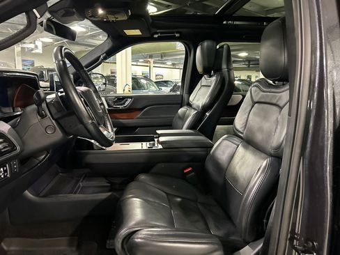 Used 2023 Lincoln Navigator Reserve AWD/4WD image 10