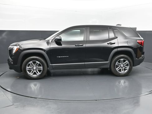 Used 2025 GMC Terrain Elevation AWD/4WD image 2