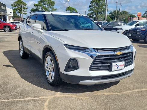Used 2020 Chevrolet Blazer LT w/ Sound & Technology Package FWD image 2