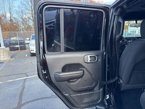 Used 2021 Jeep Wrangler Unlimited Sport image 38