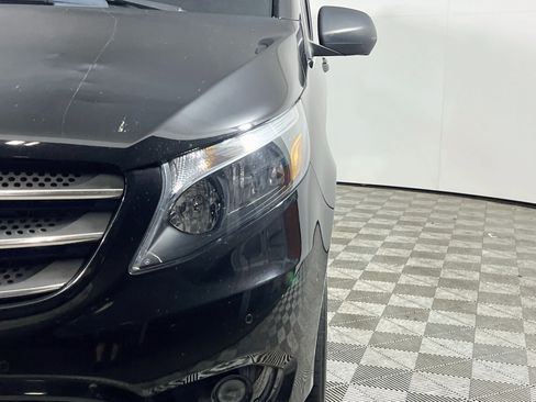 Used 2018 Mercedes-Benz Metris Passenger image 12