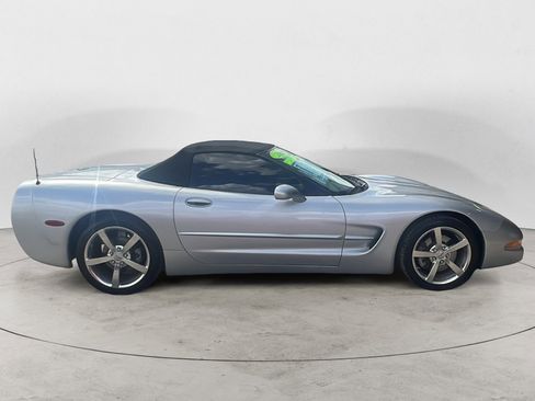 Used 2001 Chevrolet Corvette Convertible w/ Preferred Equipment Group2 image 7