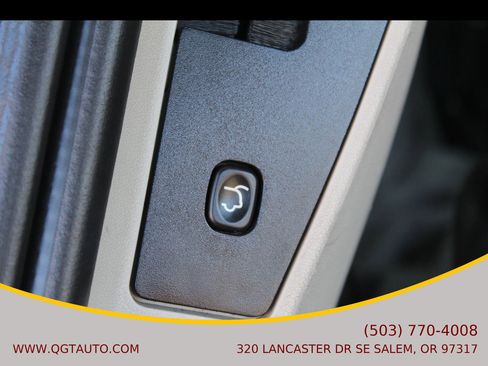 Used 2016 Chrysler Town & Country Touring w/ Driver Convenience Group FWD image 32