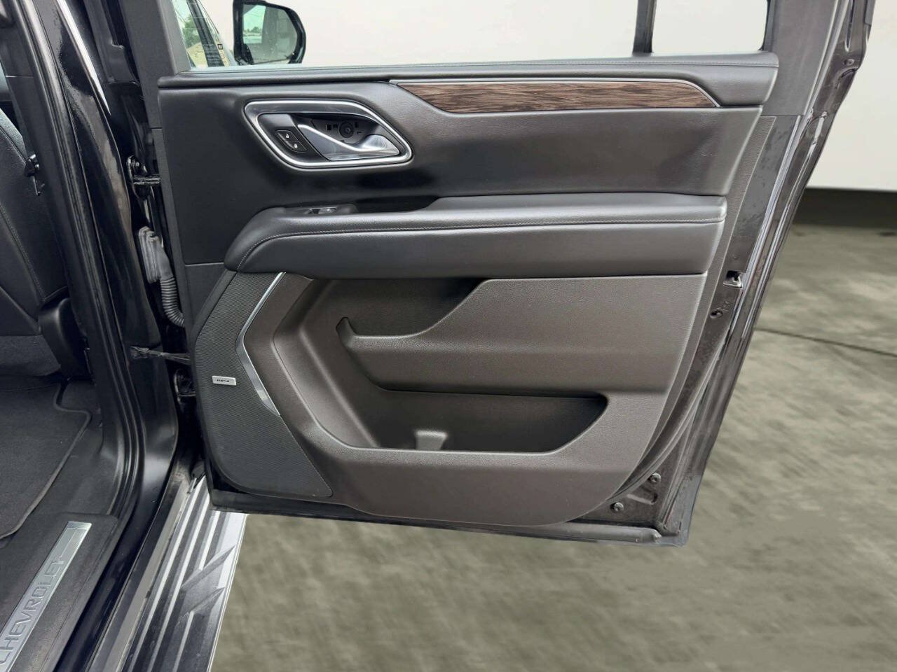 Used 2021 Chevrolet Suburban LT AWD/4WD image 26