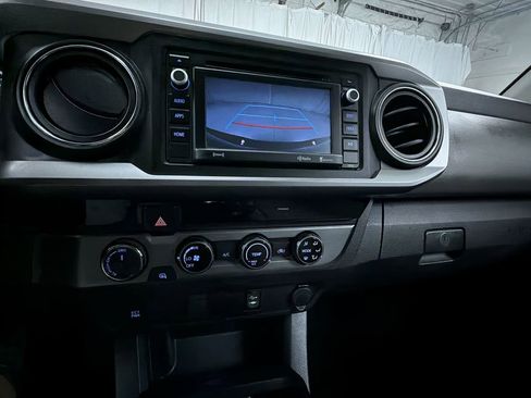 Used 2017 Toyota Tacoma SR5 w/ Tow Package image 20