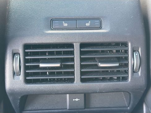 Used 2022 Jaguar E-PACE SE image 20