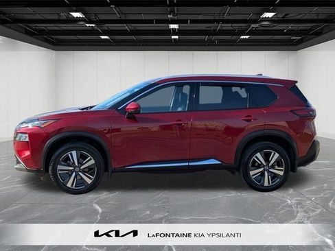 Used 2021 Nissan Rogue SL w/ Premium Package AWD/4WD image 2