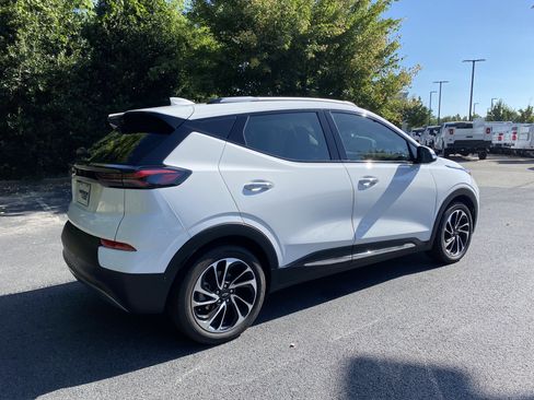 Used 2023 Chevrolet Bolt EUV Premier FWD image 9
