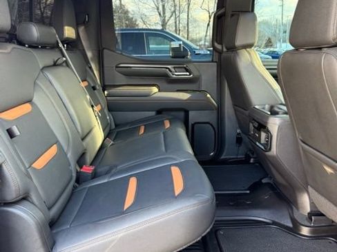 Used 2024 GMC Sierra 1500 AT4 w/ Technology Package image 18