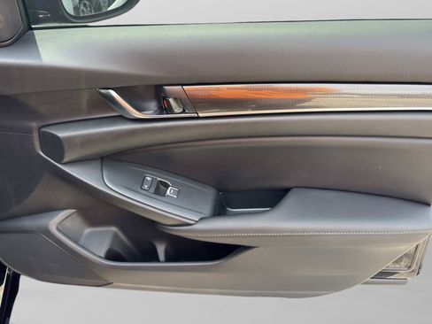 Used 2022 Honda Accord Sport image 17