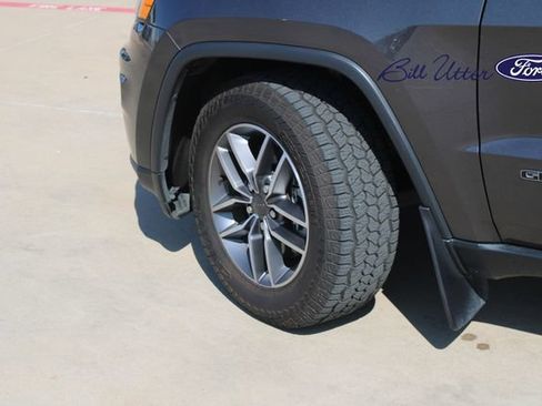 Used 2021 Jeep Grand Cherokee Limited w/ Trailer Tow Group IV AWD/4WD image 9