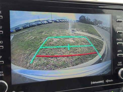 Used 2021 Toyota Highlander LE image 15